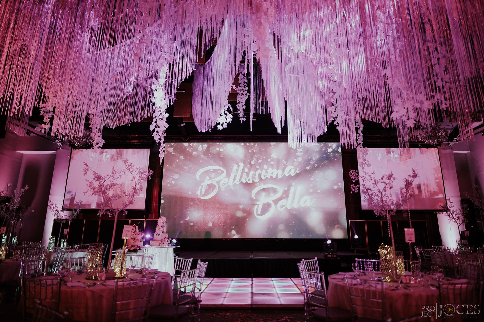 Read more about the article Venue & You: Swipe Right on the Perfect Debut Place for You 